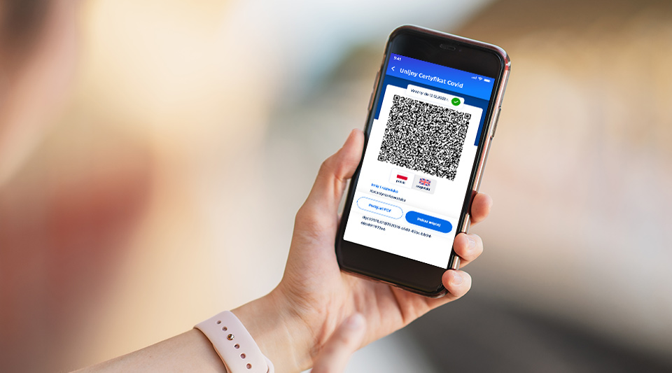zdjęcie telefonu z kodem QR