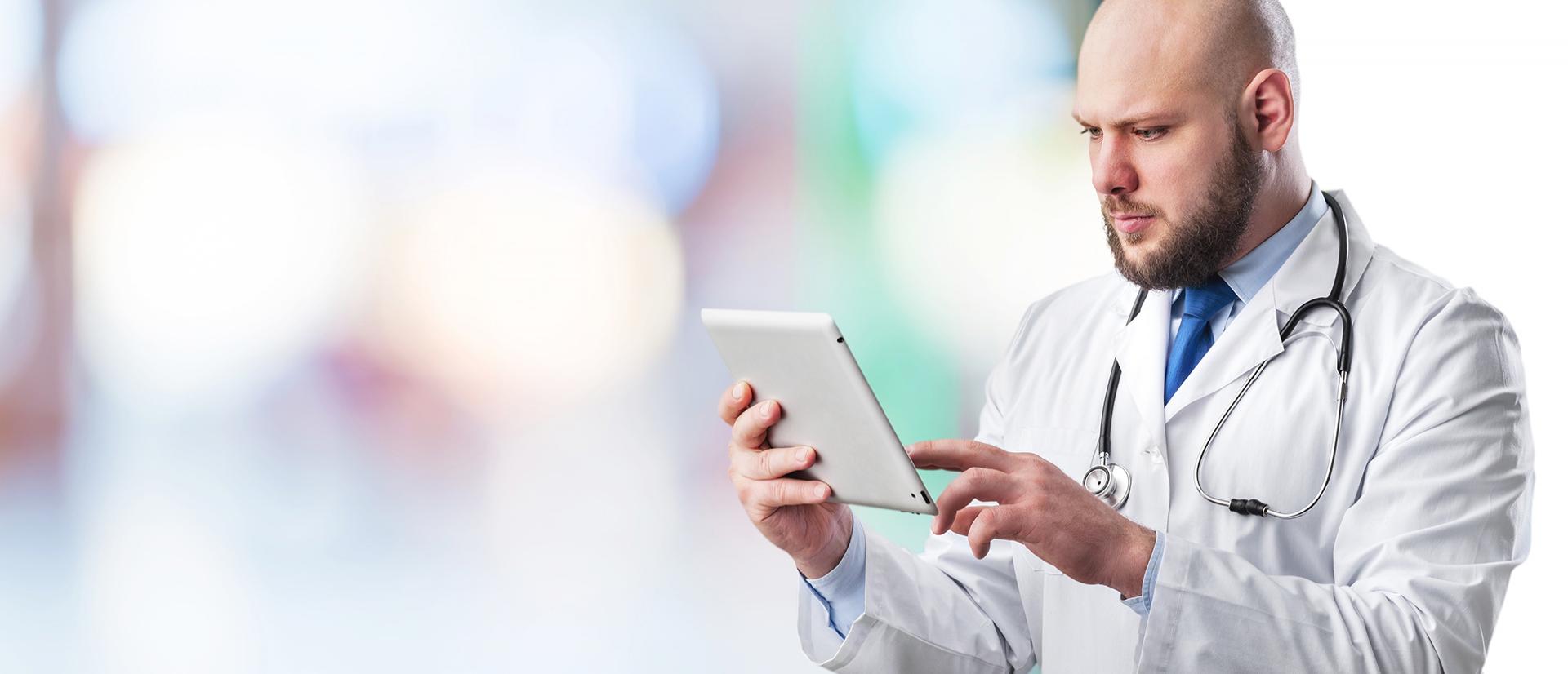 zdjęcie przedstawiające pracownika medycznego