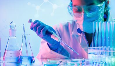 zdjęcie przedstawiające pracownika laboratorium